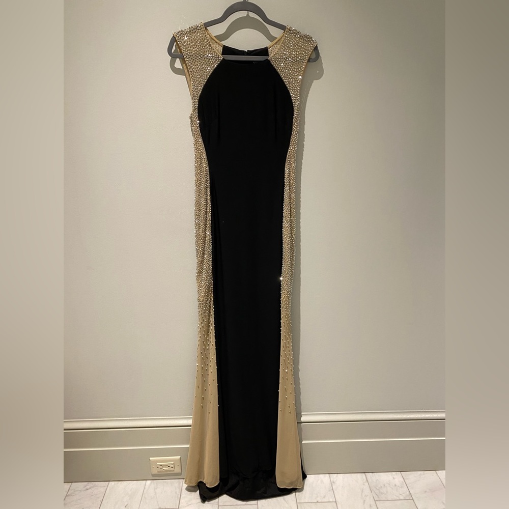 New XSCAPE Black/Nude Size 4 Gown